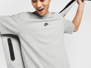 Sportswear Essentials T-Shirt